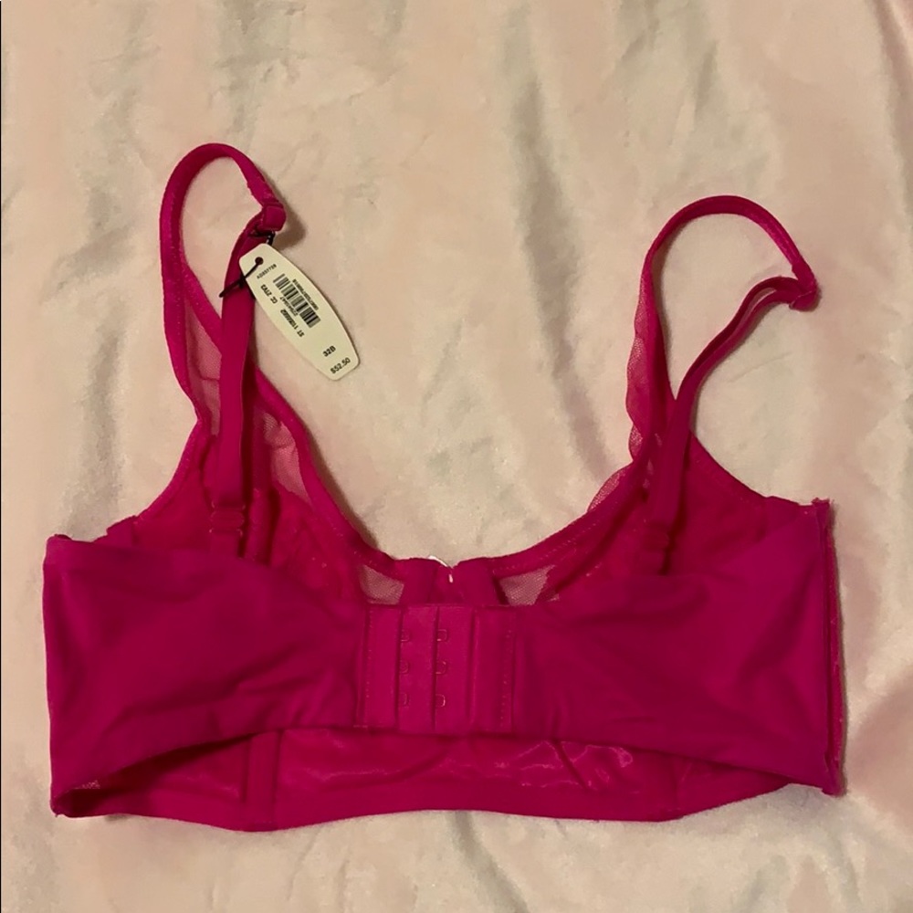 ‼️CLOSET CLOSING‼️NWT VS Body By Victoria Unlined Demi Bra - Picture 4 of 7
